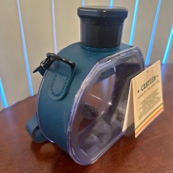 BLUE- The Ultimate Vivitar Acrylic Plastic Canteen for Scouts and Hikers! - Picture 3 of 4